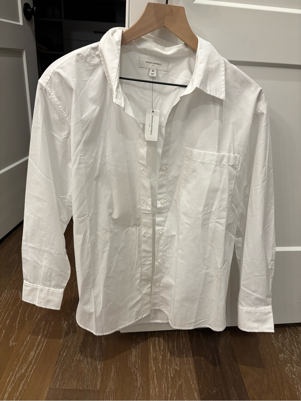 NWT Banana Republic White Long-Sleeve Button-Up Shirt